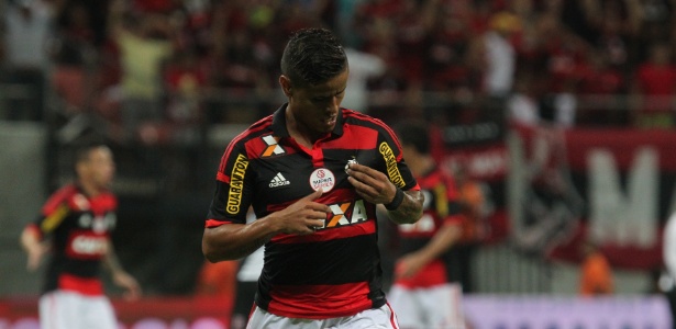 Um dos destaques do Flamengo em 2015, Everton vem sofrendo com a coxa esquerda - Gilvan de Souza/ Flamengo
