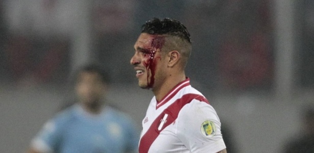 Guerrero deixa gramado sangrando em jogo contra Uruguai - REUTERS/Mariana Bazo