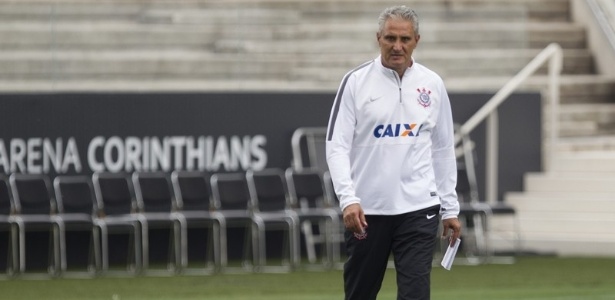 Tite caminha no Itaquerão em seu primeiro dia de trabalho no novo estádio corintiano - Daniel Augusto Jr. / Ag. Corinthians