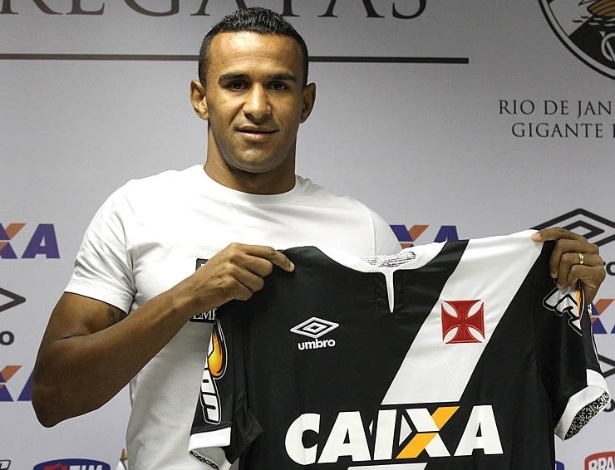 Serginho é apresentado como novo jogador do Vasco; promessa é de "pegada" no meio - Marcelo Sadio/Vasco
