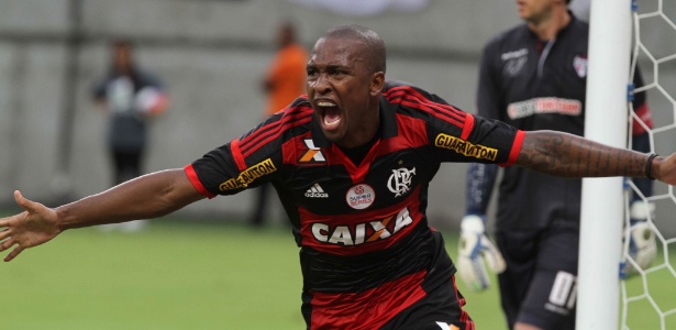 O zagueiro Samir é visto como esperança de receita pela diretoria do Flamengo - RICARDO OLIVEIRA/FRAME/ESTADÃO CONTEÚDO