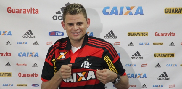 Jonas, contratado pelo Flamengo, negociou durante meses com o Corinthians - Gilvan de Souza/Fla Imagem