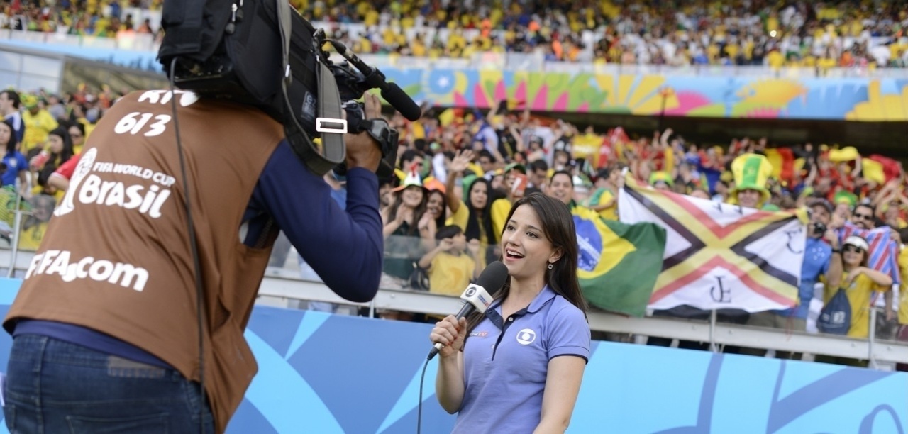A repórter da TV Globo Minas Maíra Lemos faz a cobertura da Copa do Mundo em Belo Horizonte - Arquivo pessoal