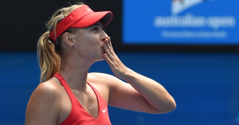Maria Sharapova comemora classificação para a final do Aberto da Austrália, na qual enfrentará a norte-americana Serena Williams