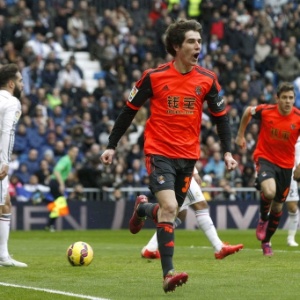 A Real Sociedad saiu na frente logo aos dois minutos com Elustondo, mas a vantagem durou pouco - EFE/Juan Carlos Hidalgo