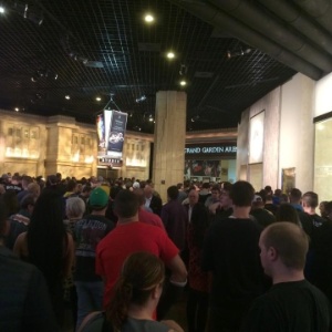 Público lota a entrada da MGM Arena, que vai receber o UFC 183 neste sábado (31), com Anderson Silva e Nick Diaz na luta principal - Jorge Corrêa/UOL