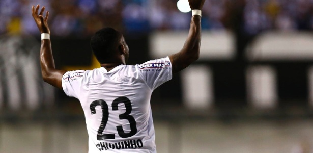 Chiquinho acredita que pode ficar com a vaga de Zeca no próximo jogo do Santos - Divulgação/Santos FC