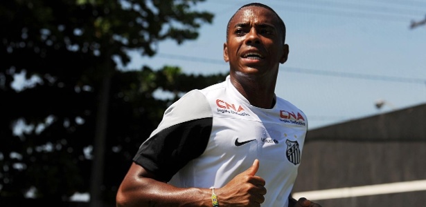 Robinho sofreu um desconforto muscular, mas realizou fisioterapia durante esta semana - Divulgação/Santos FC