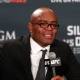 Anderson Silva foi flagrado em exame antidoping surpresa quase um mês antes de seu retorno ao UFC pelo uso de duas substâncias: drostanolona e androsterona. - Steve Marcus/Getty Images/AFP