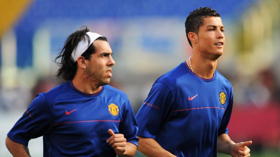Cristiano Ronaldo e Tevez correm no campo antes da final da Liga dos Campeões de 2009, contra o Barcelona - Shaun Botterill/Getty Images