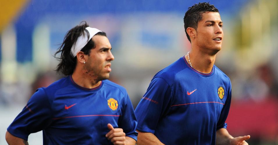 Cristiano Ronaldo e Tevez correm no campo antes da final da Liga dos Campeões de 2009, contra o Barcelona