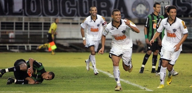 O volante Fabiano foi o destaque do último América x Atlético no Mineirão, com três gols num período de 14 minutos - Bruno Cantini/Clube Atlético Mineiro