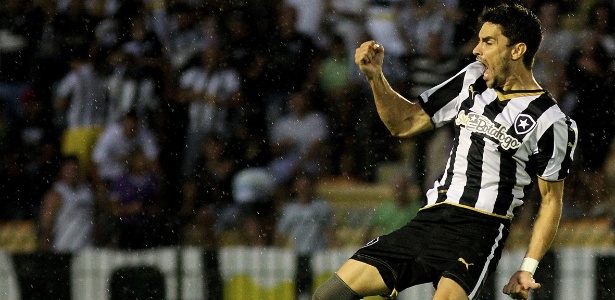 Atacante Rodrigo Pimpão comemora gol pelo Botafogo diante do Volta Redonda - Vitor Silva / SSPress.