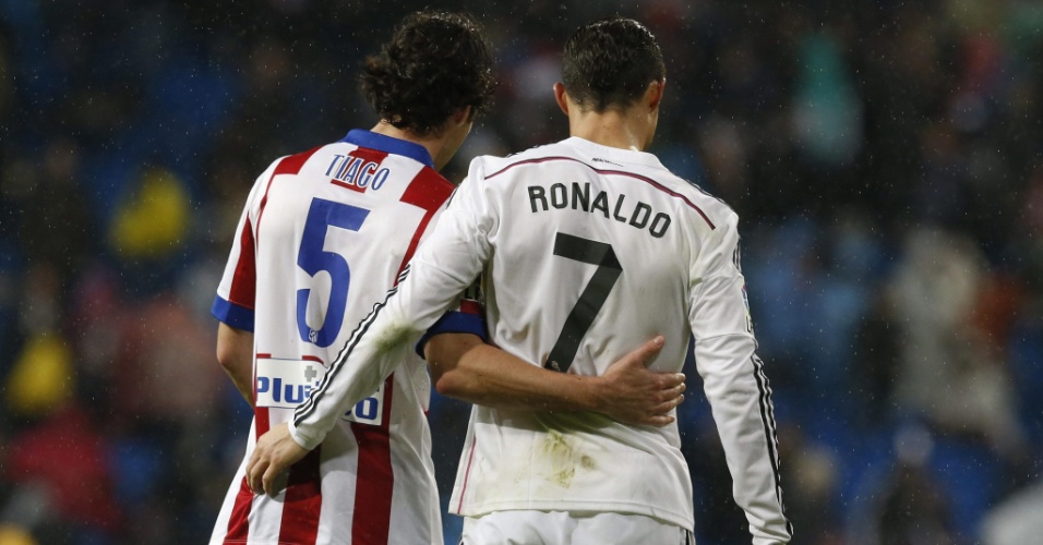 Cristiano Ronaldo e Tiago, do Atlético de Madrid após partida entre as equipes pela Copa do Rei 