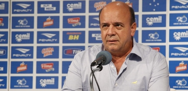 Valdir Barbosa, gerente de futebol do Cruzeiro, provoca torcedores do arquirrival Atlético-MG  - Washington Alves/LightPress