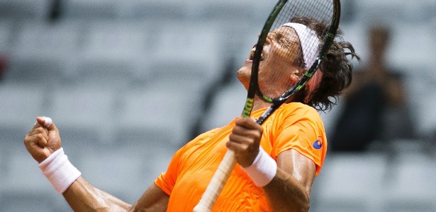 Feijão comemora vitória sobre Leonardo Mayer nas quartas de final do Aberto do Brasil - Daniel Vorley/Brasil Open 2015