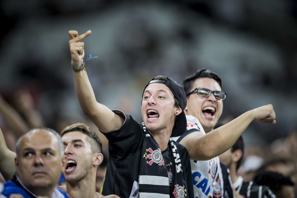 Torcida do Corinthians provoca são-paulinos no Itaquerão antes de jogo - Adriano Vizoni/Folhapress