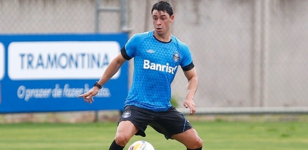 Giuliano domina a bola em treinamento do Grêmio e volta ao time como "salvador" - Lucas Uebel/Divulgação/Grêmio FBPA