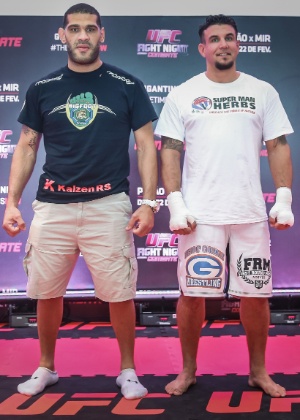 Antonio Silva, o Pezão, posa com o rival Frank Mir, a quem enfrenta em Porto Alegre - Jefferson Bernardes/inovafoto - Jefferson Bernardes/inovafoto