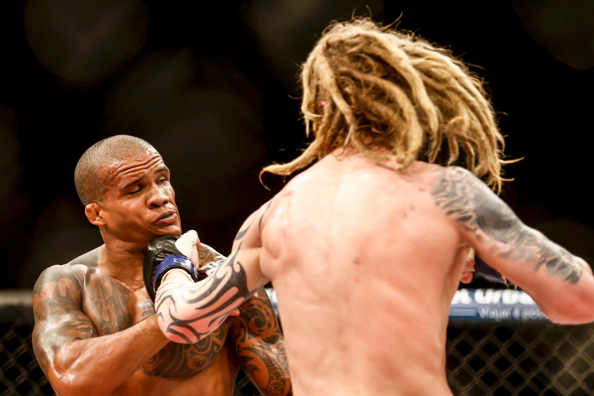 Ivan Batman é atingido por norte-americano, mas vence por pontos no primeiro combate do UFC em Porto Alegre - Wander Roberto/inovafoto