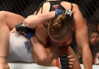 Ronda Rousey arrasa rival e mantém cinturão do UFC com vitória relâmpago - Harry How/Getty Images/AFP