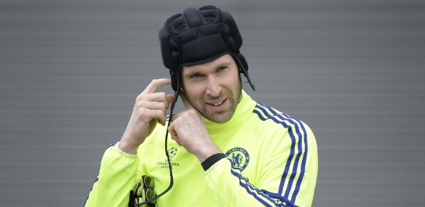 Petr Cech foi tetracampeão do Campeonato Inglês com o Chelsea - Facundo ArrizabalagaEFE