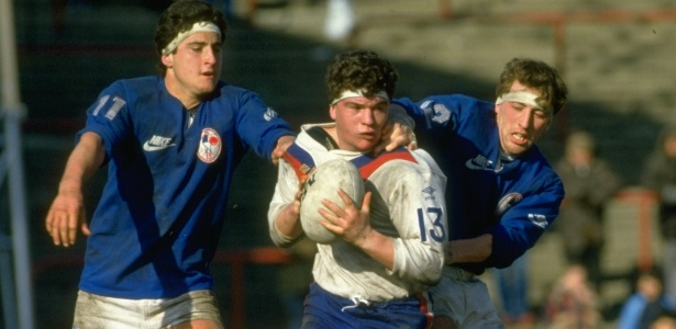 Jogadores franceses (azul) em ação contra a Inglaterra em 1986  - Allsport UK /Allsport