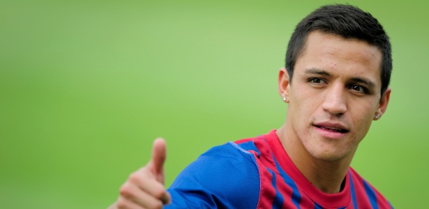 Alexis Sanchez quando atuava pelo Barcelona: admissão de culpa ao fisco espanhol - Josep Lago-25.jul.2011/AFP