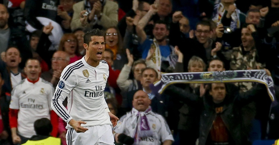 Cristiano Ronaldo empata de cabeça para o Real Madrid na partida contra o Schalke