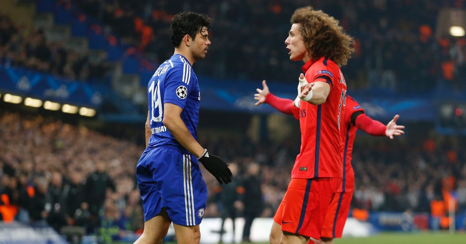Diego Costa e David Luiz discutem após entrada violenta do atacante em Thiago Silva