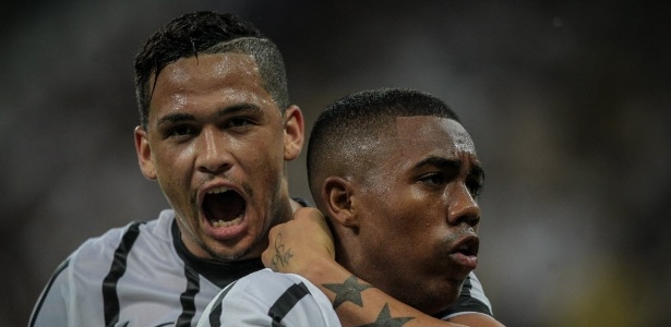 Luciano e Malcom compõem o ataque do Corinthians com Vagner Love - Ronny Santos/Folhapress