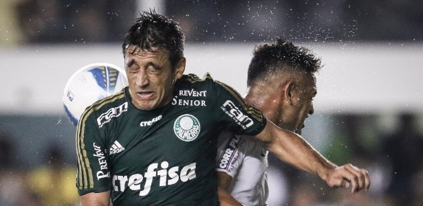 Na primeira fase, Santos e Palmeiras se enfrentaram na Vila Belmiro, com vitória alvinegra - Ricardo Nogueira/Folhapress