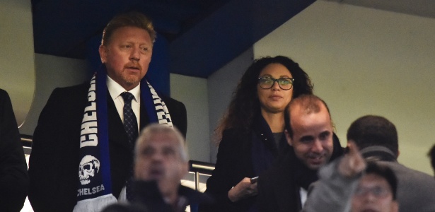 Boris Becker na área VIP do estádio com cachecol dos Chelsea Headhunters -  Reuters / Toby Melville Livepic 
