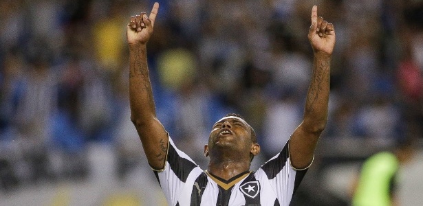 Jobson tenta voltar a ter condições de jogo para defender o Botafogo no Carioca - Rudy Trindade/Frame