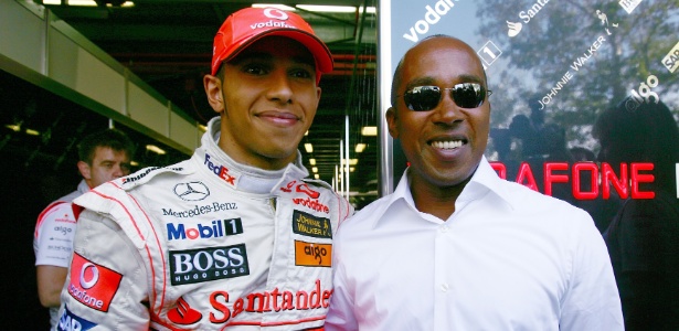 Lewis Hamilton e seu pai, Anthony, no ano de sua estreia, em 2007 - Mark Thompson/Getty Images