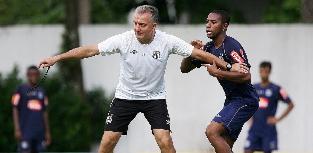 Dorival considera quase impossível o Santos encontrar um atacante no mercado - Divulgação/Santos FC