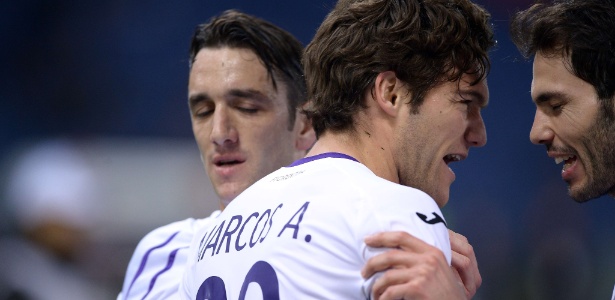 Marcos Alonso defendeu a Fiorentina na última temporada - FILIPPO MONTEFORTE/AFP