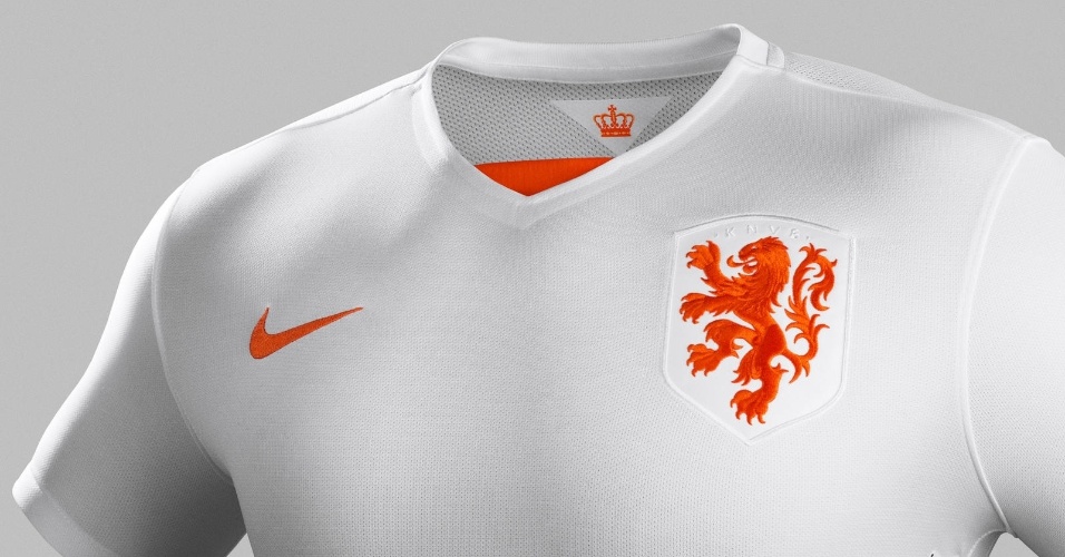 Nike divulga imagens do novo uniforme da seleção holandesa
