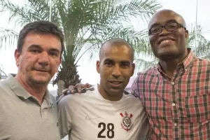 Sócio no Paris 6, Andrés é aliado de Sheik para retornar ao Corinthians -  26/11/2014 - UOL Esporte