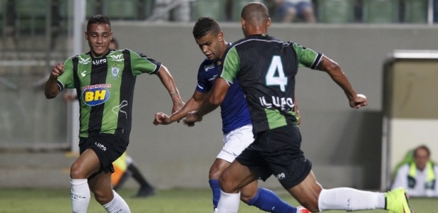 Jogador marcou um golaço que iniciou a vitória cruzeirense sobre  América-MG - Washington Alves/Light Press/Cruzeiro