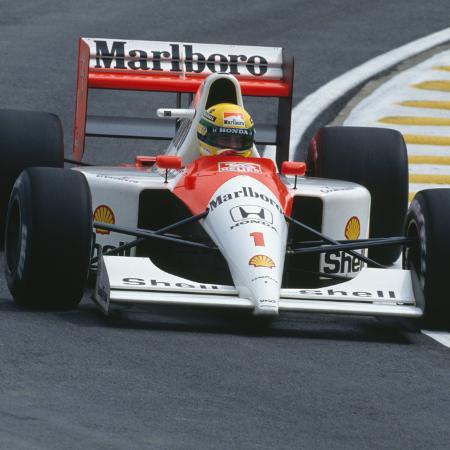 Ayrton Senna guia sua McLaren durante o GP do Brasil de 1991 - Pascal Rondeau/Getty Images