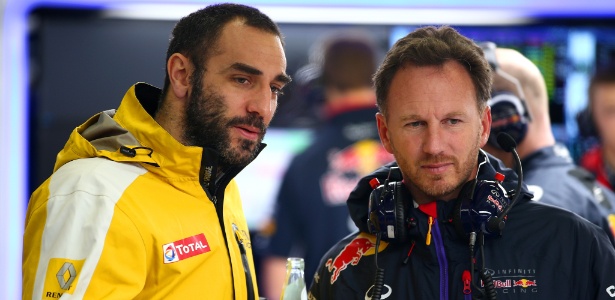 Abiteboul (esquerda) conversa com chefe da Red Bull, Christian Horner - Mark Thompson/Getty Images