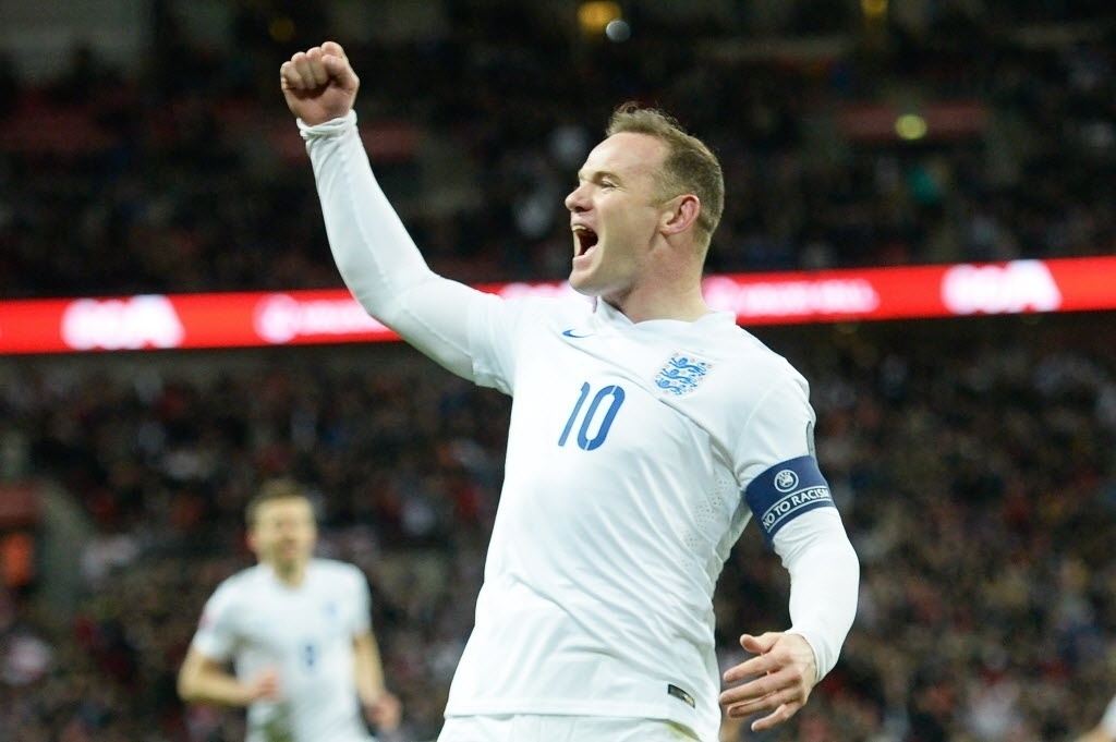 Wayne Rooney comemora primeiro gol da Inglaterra contra a Lituânia - EFE/EPA/FACUNDO ARRIZABALAGA