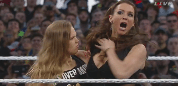 Ronda Rousey participou do Wrestlemania em 2015 - Reprodução