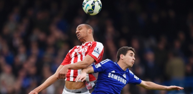Oscar em ação pelo Chelsea pelo Campeonato Inglês  - Reuters / Tony O"Brien Livepic