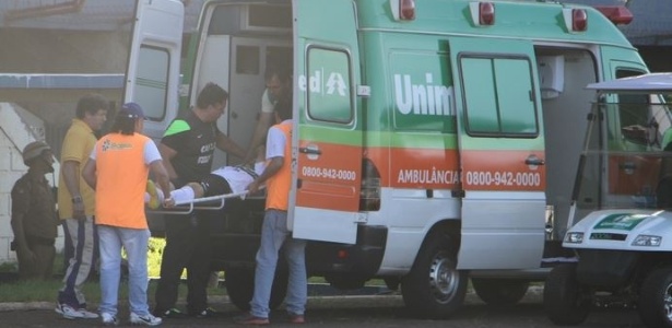 João Paulo é retirado de ambulância durante jogo das quartas - Divulgação/Coritiba