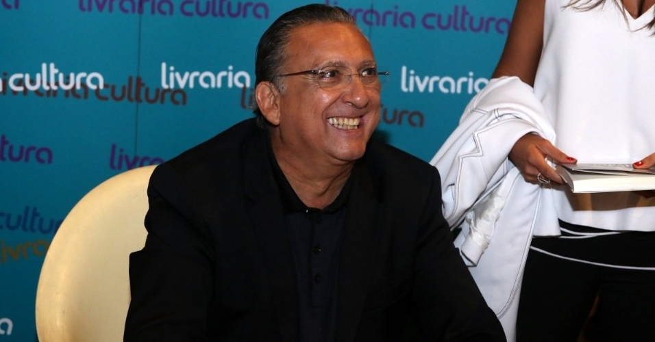 Galvão Bueno lança seu livro na Livraria Cultura, em São Paulo