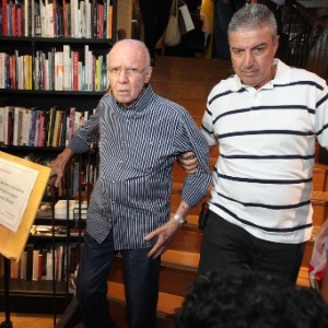 09.abr.2015 - Diversos artistas, esportistas, jornalistas, celebridades, parentes e amigos presenciaram nesta quinta-feira o lançamento do livro "Fala, Galvão" no Rio de Janeiro. Na foto, o ex-técnico da seleção brasileira, Zagallo - undefined