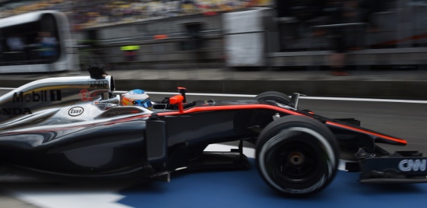 McLaren ainda não conseguiu chegar nos pontos na atual temporada - GREG BAKER/AFP