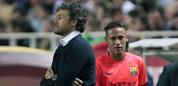 Luis Enrique e Neymar se desentenderam. Agora, o primeiro abraço aconteceu - Paco Puentes/EFE